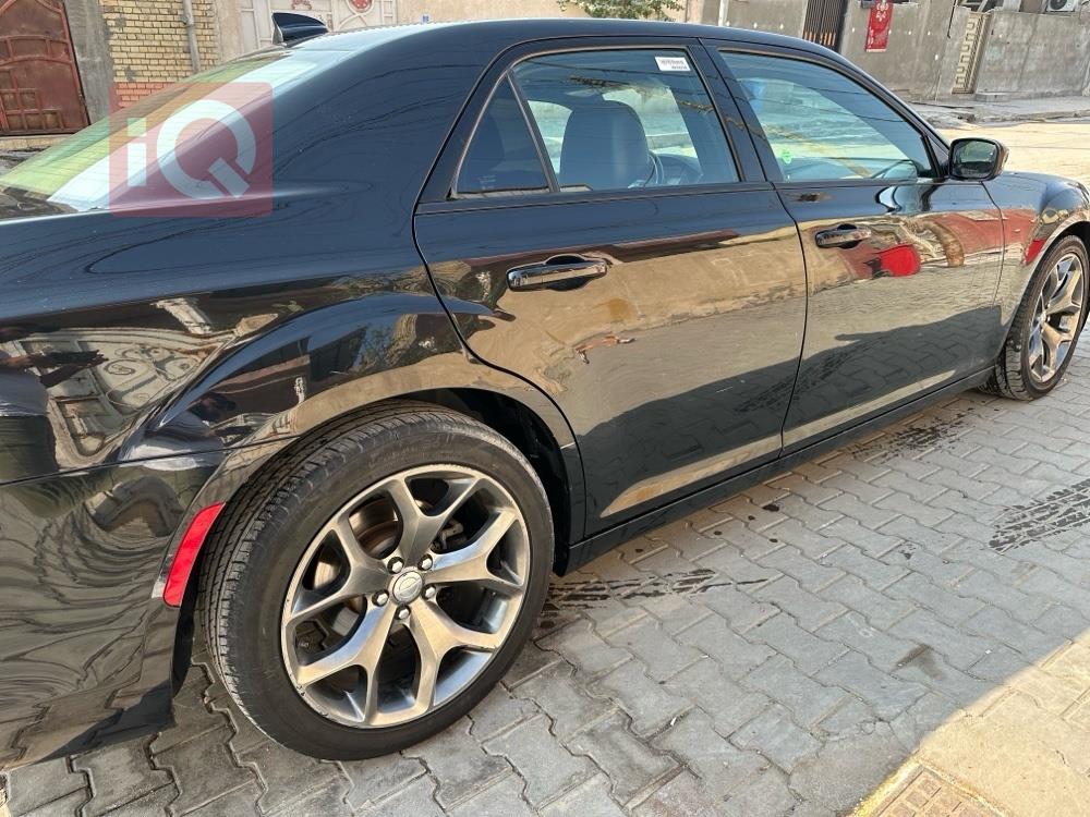 کرایسلەر 300